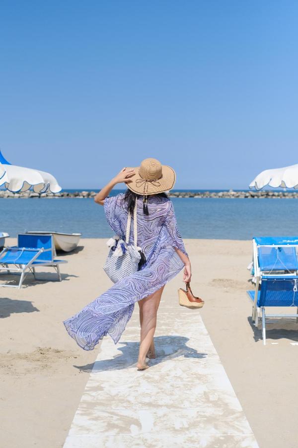 Hotel Thea بيلاريا-إيجيا مارينا المظهر الخارجي الصورة