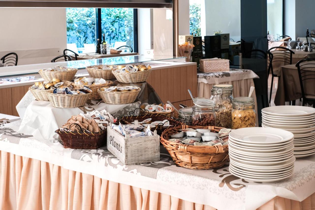 Hotel Thea بيلاريا-إيجيا مارينا المظهر الخارجي الصورة