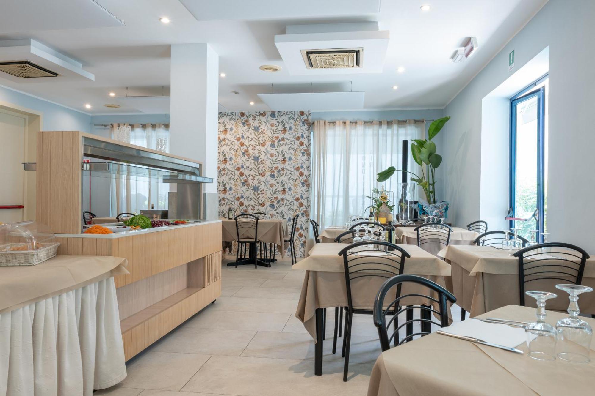 Hotel Thea بيلاريا-إيجيا مارينا المظهر الخارجي الصورة
