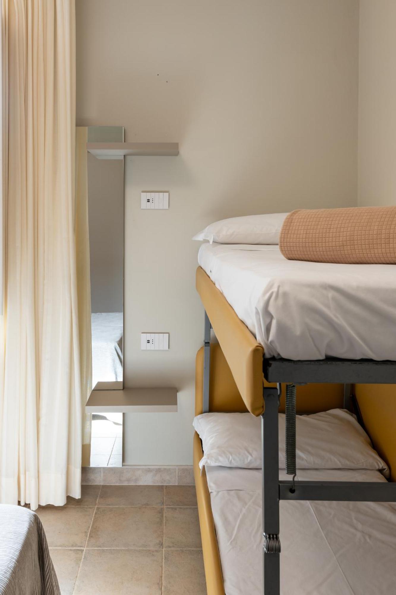 Hotel Thea بيلاريا-إيجيا مارينا المظهر الخارجي الصورة