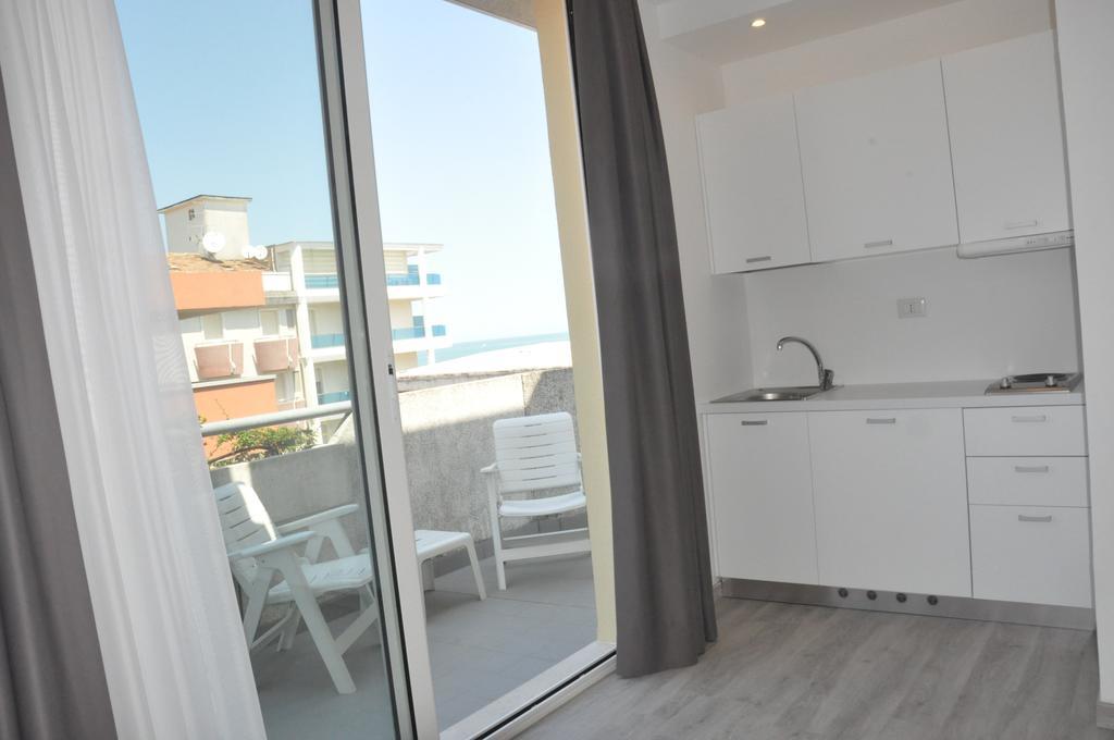 Hotel Thea بيلاريا-إيجيا مارينا المظهر الخارجي الصورة
