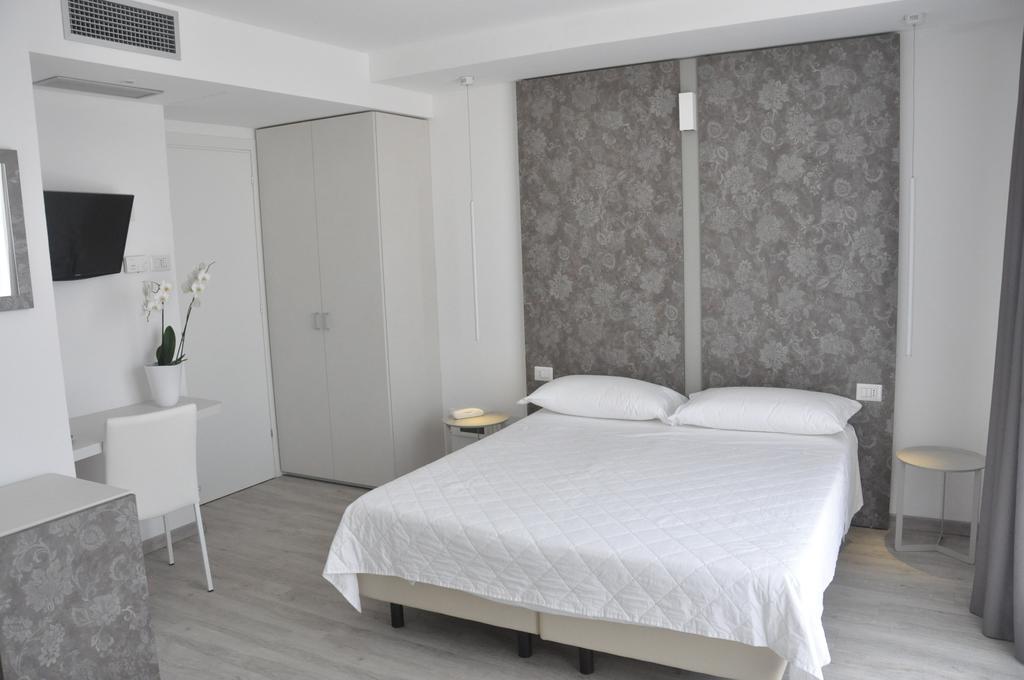 Hotel Thea بيلاريا-إيجيا مارينا المظهر الخارجي الصورة